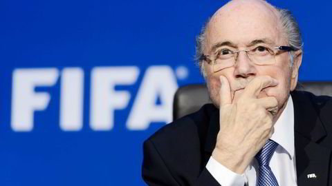 VIL HA HAM VEKK. FIFA-president Sepp Blatter har fått to mektige sponsorer i mot seg. Foto: AFP PHOTO / FABRICE COFFRINI