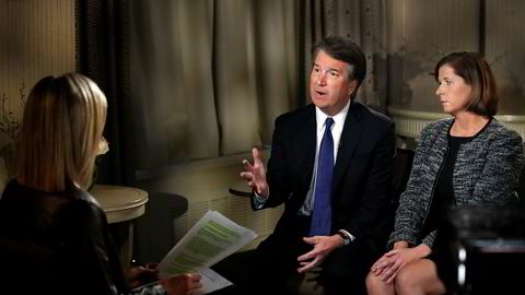 Brett Kavanaugh og hans kone Ashley Kavanaugh svarer på spørsmål under et intervju på tv-programmet FOX News mandag.