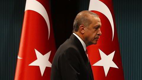 Tyrkisk president Recep Tayyip Erdogan etter å ha erklært unntakstilstand og utvidet handlerom til egen regjering onsdag. Foto: Reuters/Umit Bektas