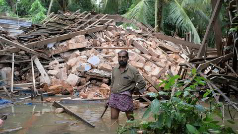 Ajith Prasad (54) er blant de mange som er rammet av flomkatastrofen i India.
