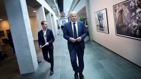 Det er konserndirektør Arne Sigve Nylund som har ansvaret for Equinors drift på norsk sokkel. Nå får Equinor hard kritikk av Miljødirektoratet. Pressetalsmann Morten Eek (til venstre) er ikke fornøyd med at brudd på miljøkrav på Gullfaks-feltet ikke rettes opp.