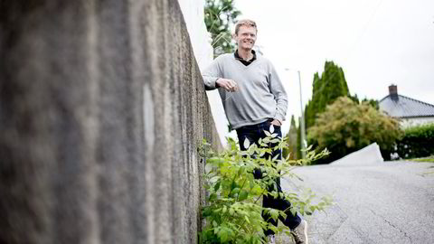 Venstres finanspolitiske talsperson Terje Breivik er på ferie i Sandefjord, men sender brev til finansministeren denne uken. Han vil til livs at konsulentbransjen betaler null i skatt. Foto: Ida von Hanno Bast