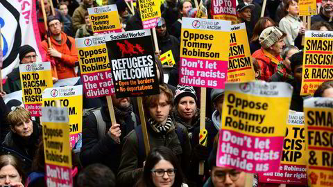 Motdemonstranter tok til gatene for å vise sin avsky mot en pro-brexit-marsj i regi av innvandringsfiendtlige Ukip i London søndag.
