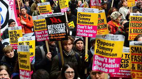 Motdemonstranter tok til gatene for å vise sin avsky mot en pro-brexit-marsj i regi av innvandringsfiendtlige Ukip i London søndag.