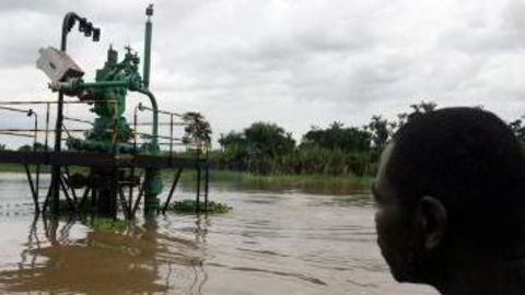 Avbildet er et oljeproduksjonsanlegg i Niger Delta-regionen. Foto: AFP PHOTO / PIUS UTOMI EKPEI