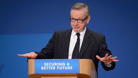 (FILES) This file photo taken on October 1, 2014, shows British Lord Chancellor and Justice Secretary Michael Gove addressing the annual Conservative Party Conference in Birmingham, central England. 
                  Leading Brexit campaigner and Justice Minister Michael Gove on Thursday June 30, 2016, announced a surprise bid to succeed David Cameron as British prime minister, launching a sensational attack on referendum ally Boris Johnson, who is also expected to run. Foto: AFP PHOTO / LEON NEAL /NTB Scanpx