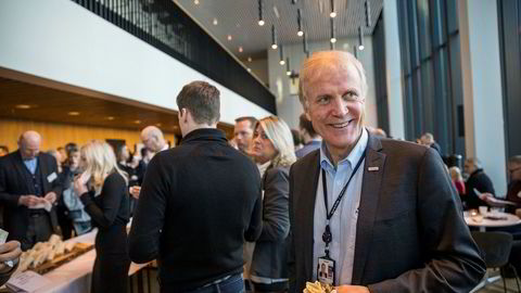 Avinor-sjef Dag Falk-Petersen var onsdag på Luftfartstilsynets konferanse i Bodø. Han sier planene for en stor sjømatterminal på Gardermoen kan bli endret eller stoppet om ikke private investorer vil finansiere prosjektet.
