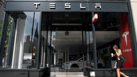 Teslas tidligere ingeniør, Cristina Balan, går hardt ut mot selskapet som hun mener ikke tar til seg bekymringsmeldinger fra ansatte.