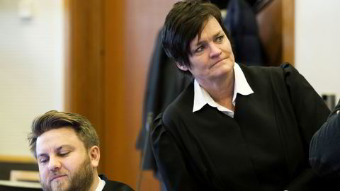 Mette Yvonne Larsen er en av forsvarerne som er kritisk til aktoratets vitneførsel i Lime-saken. Advokat Preben Kløvfjell (tv). Foto: Berit Roald /