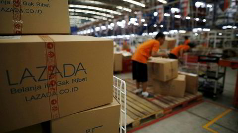 Verdens største internettselskaper kjemper om markedsandeler og innpass i Sørøst-Asia. Alibaba har foretatt store oppkjøp, blant annet Lazada. Nå går startskuddet for Amazons satsing i regionen - et marked som kan bli verdt 200 milliarder dollar i 2025.