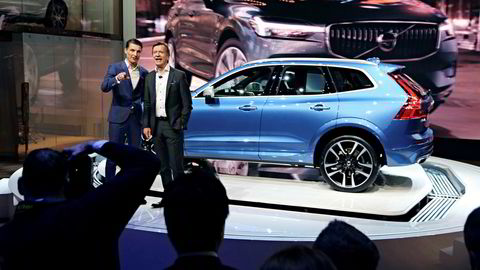 Volvo presenterer bestselgeren XC60 i Genève. Fra venstre Thomas Ingenlath som nå er sjef for Polestar og Håkan Samuelsson, toppsjef i Volvo.