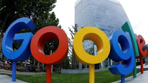 Det er intern motstand i Google mot å gi etter for Kinas ønsker. Flere ansatte har sagt opp sine stillinger.