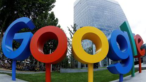 Det er intern motstand i Google mot å gi etter for Kinas ønsker. Flere ansatte har sagt opp sine stillinger.