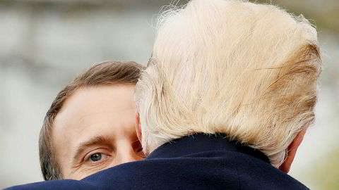 Trumps snuoperasjon setter Europa i en skvis. Det ble svært tydelig da den franske presidenten var på USA-besøk forrige uke. Emmanuel Macron (til venstre) reiste til Det hvite hus med håp om å redde Iran-avtalen, men da han forlot USA tre dager senere var alt like uklart.