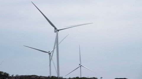 I møte med utsikter til at det norske behovet for kraft skulle øke, innebærer foreløpig planen å løse dette med utbygging av vindkraft, skriver artikkelforfatterne.