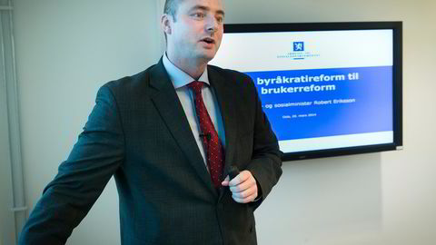 Arbeids- og sosialminister Robert Eriksson (Frp) øker erstatningen til nordsjødykkerne, men de er ikke fornøyd. Foto: Heiko Junge / NTB scanpix