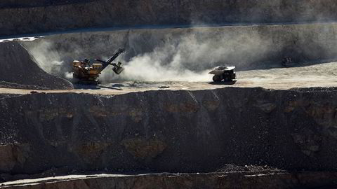 Råvareeksportører som Chile, Colombia, Botswana og Norge benyttet råvareboomen til å styrke sine statsfinanser mot fremtidige sjokk, skriver artikkelforfatteren. Her fra kobbergruver i Chile. Foto: Ivan Alvarado, Reuters/NTB Scanpix
