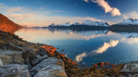 Norge har måttet se på hvordan storfilmer har benyttet seg av fjorder og fjell fra Island og New Zealand. Det har simpelthen vært for dyrt å filme i Norge, selv om interessen i utgangspunktet er stor, skriver artikkelforfatteren. Foto: Istock
