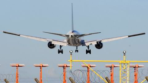 Fly går inn for landing på Heathrow i London. Illustrasjonsfoto: Toby Melville/Reuters/NTB scanpix