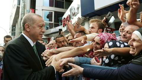 President Recep Tayyip Erdogan sier at USA dolker Tyrkia i ryggen.