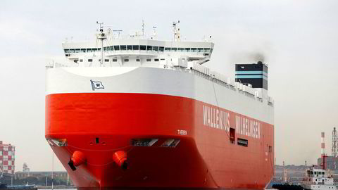 Tiltalen mot Wallenius Wilhelmsen gjelder angivelig kartellvirksomhet om internasjonal frakt av visse kjøretøyer til Australia mellom juni 2011 og juli 2012. Bildet viser skipet Theben fra Wallenius Wilhelmsen.