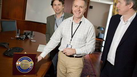 Konsernsjef Rune Eng i Spectrum (hvit skjorte) tjener godt på at selskapet blir kjøpt opp av TGS. Til høyre er Ola Bøsterud som var kommunikasjonsdirektør da både han og Eng jobbet i PGS i 2007.