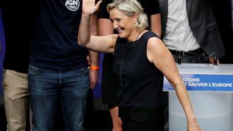 Marine Le Pen i fin form under en partitilstelning i helgen.