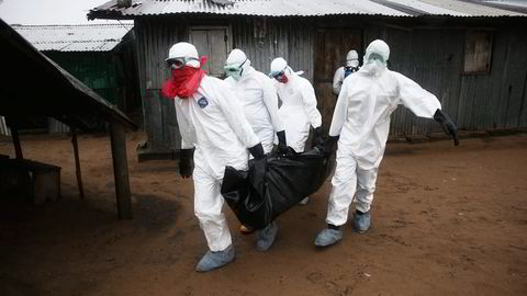 TILTAK. Ebolaepidemien har så langt rammet hardest i Vest-Afrika, som her i Liberia. Minst 3439 mennesker har mistet livet som en følge av Ebola. Når innfører rederifordundet restriksjoner for å unngå smitte på norske skip. Foto: John Moore,