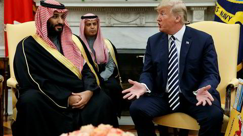 Donald Trump har hatt «produktive» telefonsamtaler med Saudi-Arabias kronprins Mohammed bin Salman, ifølge Det hvite hus. Her fra et møte mellom de to i Det hvite hus i mars ifjor.