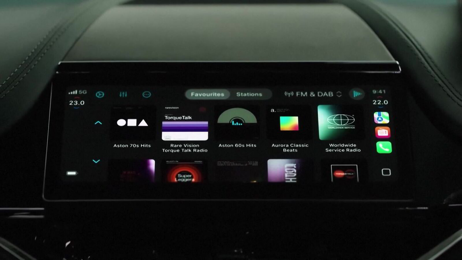 Apple-inntog i Aston Martin: – Mange av oss lever via smarttelefonen