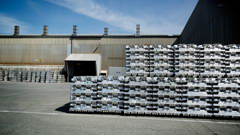 Utslippene knyttet til aluminiumproduksjon varierer sterkt med energikilden, skriver artikkelforfatteren. Bildet viser Hydros produksjonsanlegg for aluminium på Karmøy. Foto: Per Thrana