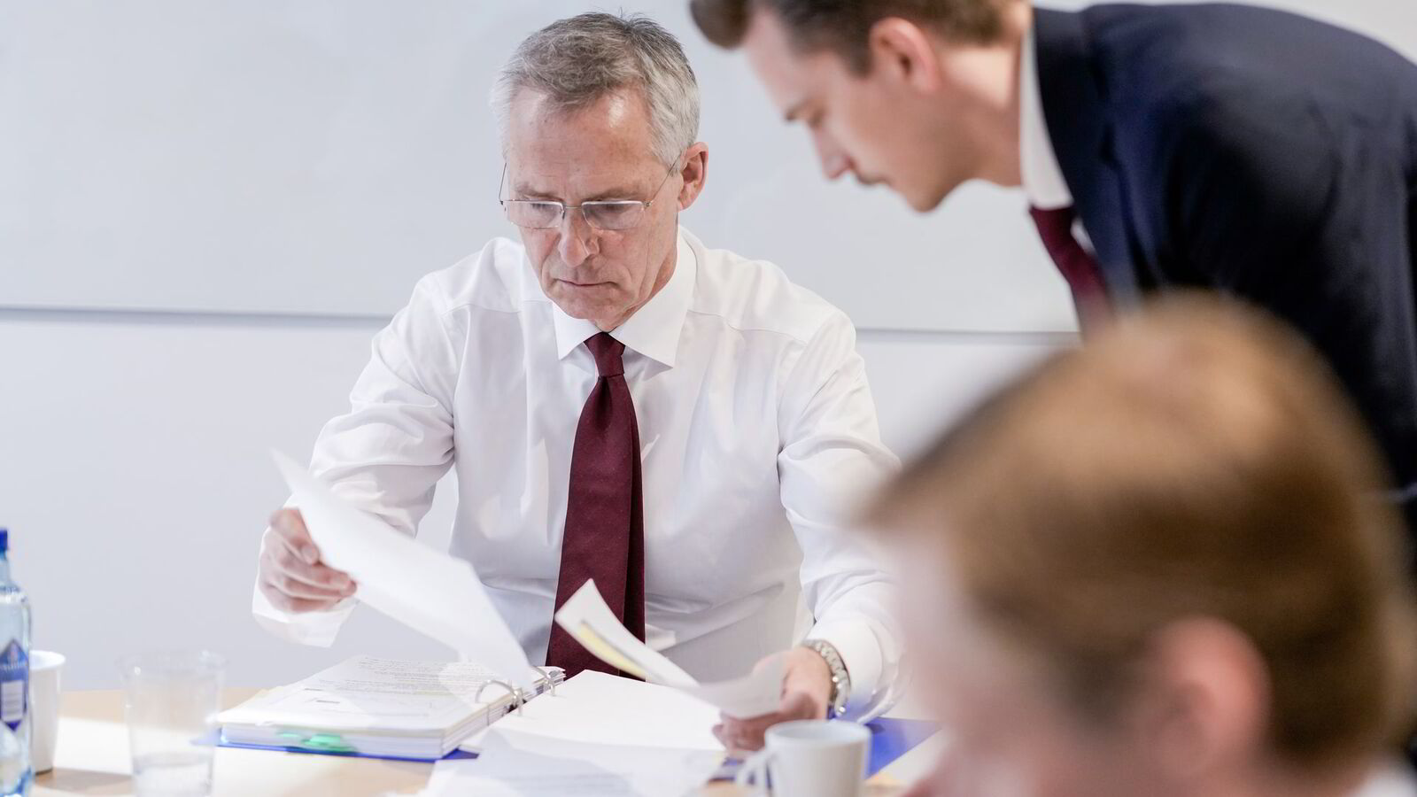 Se hele sendingen: Stoltenberg presenterer regjeringens forslag til revidert nasjonalbudsjett