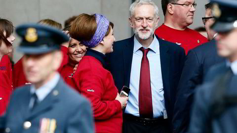 Labours venstreradikale lederkandidat Jeremy Corbyn kan lede det britiske Labour til politisk selvmord, mener kommentatorer både på høyre- og venstresiden i britisk politikk. Foto: Stefan Wermuth, Reuters/NTB Scanpix