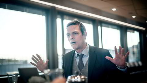 Råvareanalytiker Bjarne Schieldrop i SEB tror oljeprisen skal stige videre.
