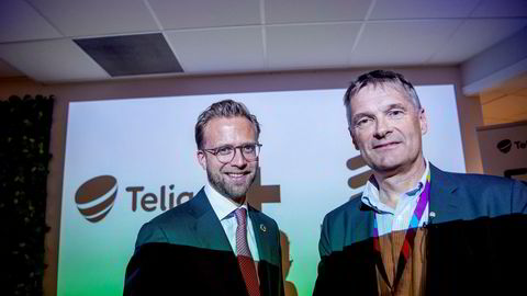 Abraham Foss (til høyre) i Telia Norge har besluttet å bygge ut 5G med kun Ericsson som leverandør. Samtidig fjerner de alle Huawei-sendere fra 4G-nettet. Her under Telias presentasjon tirsdag bekreftet ditaliseringsminister Nikolai Astrup at de ikke har presset Telia til å skifte.
