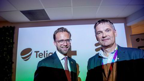 Abraham Foss (til høyre) i Telia Norge har besluttet å bygge ut 5G med kun Ericsson som leverandør. Samtidig fjerner de alle Huawei-sendere fra 4G-nettet. Her under Telias presentasjon tirsdag bekreftet ditaliseringsminister Nikolai Astrup at de ikke har presset Telia til å skifte.