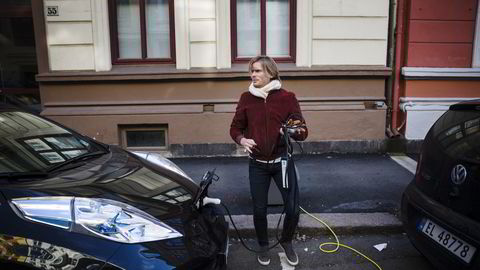 Kim Haagensen har omfavnet delingsøkonomien som Uber-sjåfør og har også startet sitt eget selskap inspirert av modellen til Uber. Men er det lov å kjøre Uber i Norge?