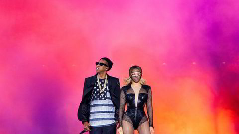 Jay Zs varslede søksmål kan svekkes av Aspiros børsmelding som ble sendt ut i forbindelse med budet på selskapet, mener jurister. Her artisten med Beyoncé. Foto: Rob Hoffman/AP/NTB Scanpix
