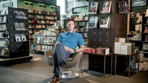 – Vi kommer til å ha færre butikker om fem år enn i dag, sier administrerende direktør i Norli Libris John Thomasgaard.