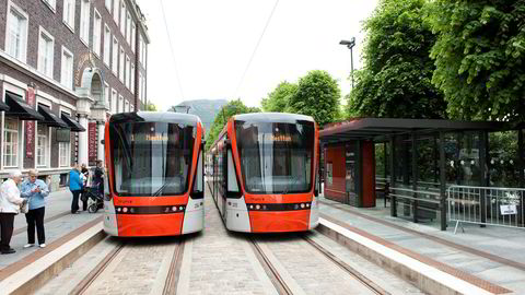 Bybanen på endeholdeplassen i Bergen sentrum. Foto: Marit Hommedal/