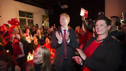 Fra Arbeiderpartiets valgvake i Bergen. Byrådslederkandidat Harald Schjelderup og ordførerkandidat Marte Mjøs Persen kan glede seg over et godt valg. Foto: Marit Hommedal /