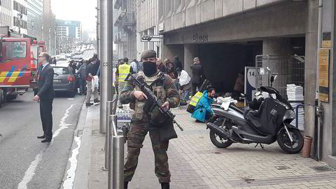 En drøy time etter terrorangrepet på flyplassen i Brussel, ble det utløst en bombe på en t-banevogn på Maelbeek-stasjonen i Brussel-sentrum.Foto: Cédric Simon/AFP/NTB Scanpix