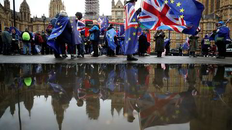 Jeg minnes Mill når jeg registrerer den nedlatende holdningen svært mange har til britenes brexit og til kritikk av EUs overnasjonalitet som demokratisk problem. Like det eller ei: sier man ja til å ha folkeavstemning, er man kollektivt forpliktet til å respektere resultatet som et demokratisk valg.