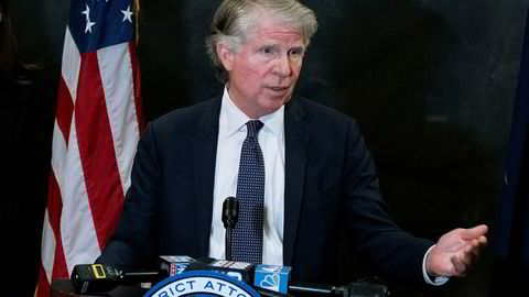 Manhattan-statsadvokat Cyrus Vance Jr. ble nok en gang stoppet fra å få innsyn i president Trumps skattemeldinger. Tirsdag blokkerte en ankedomstol hans siste innsynsforsøk, som følge av en anke fra Trumps advokater