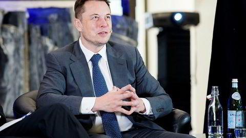 Toppsjef Elon Musk i Tesla Motors hjelper myndighetene i Sør-Australia med å løse en energikrise.