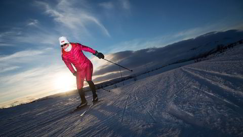 Anette Bøe skøyter seg varm i Geilos kveldsfrost. Foto: Thomas T. Kleiven