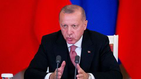 Tyrkias president Erdogan og hans parti AKP krever omvalg i Istanbul.