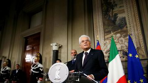 Italias president Sergio Mattarella har hindret de EU-skeptiske partiene Femstjernersbevegelsen (M5S) og Ligaen i å danne ny regjering.