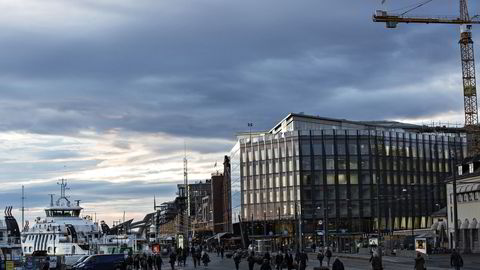 MØRKE SKYER OVER AKER BRYGGE. Daglig leder for driftsselskapet til eiendommene er anmeldt for betydelig underslag. Her er Aker Brygge sett fra Rådhusplassen. Foto: Aleksander Nordahl