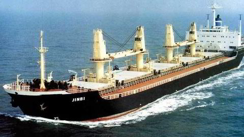 Ifjor nedskrev Hong Kong-rederiet Jinhui Shipping, som er børsnotert i Oslo, skipsverdiene med 325 millioner dollar til 590 millioner dollar